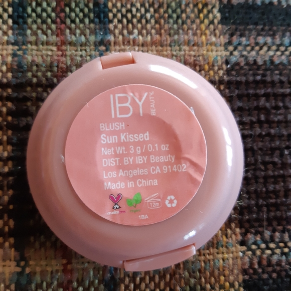Ipsy Bag and four items - Picture 3 of 10